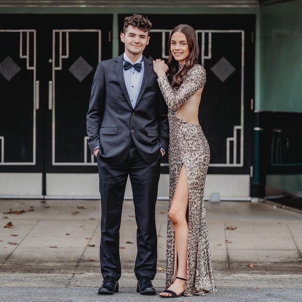 Prom dress - Picture 3 of 4